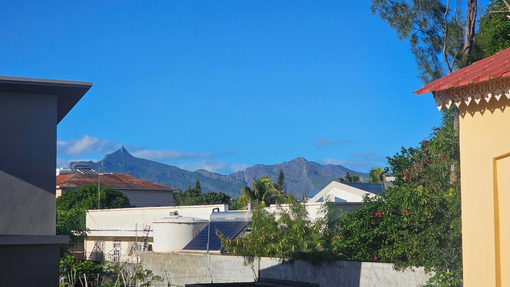 R Garden Villa Au Calme De Baie Du Tombeau, Appartement Familiale De 3 Chambres Et Cuisine エクステリア 写真